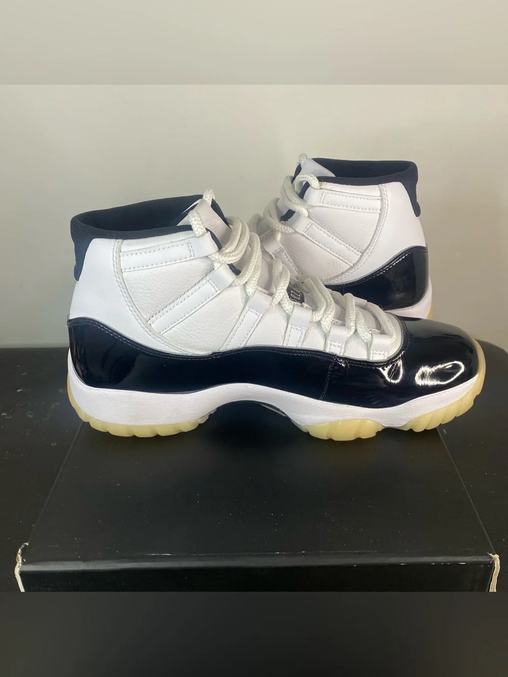 Jordan 11 “Gratitude” Size 9.5